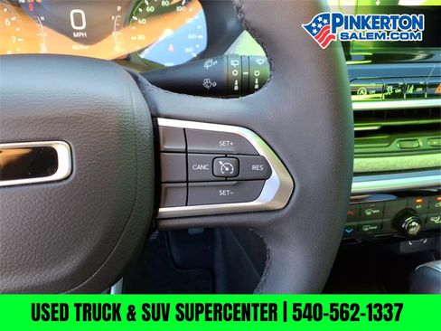 Used 2025 Jeep Compass Latitude image 21