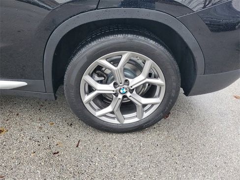 Used 2024 BMW X4 xDrive30i w/ Premium Package image 14