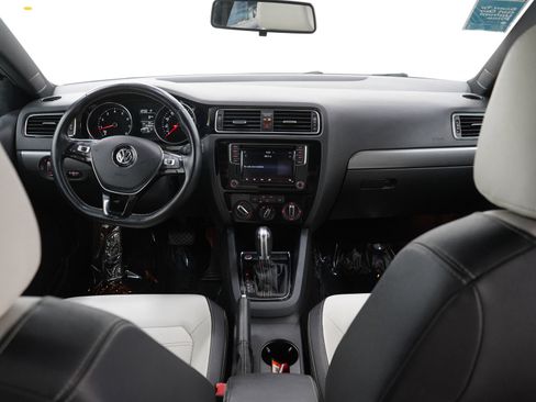 Used 2016 Volkswagen Jetta Sport image 13