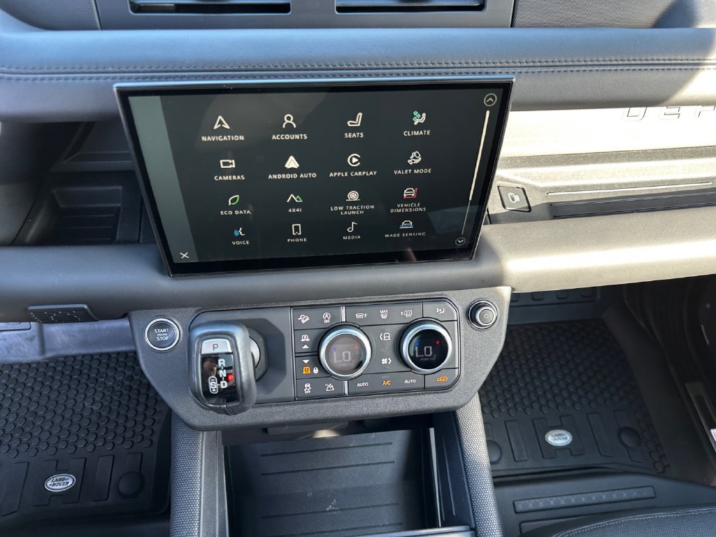 Used 2023 Land Rover Defender 110 V8 AWD/4WD image 25