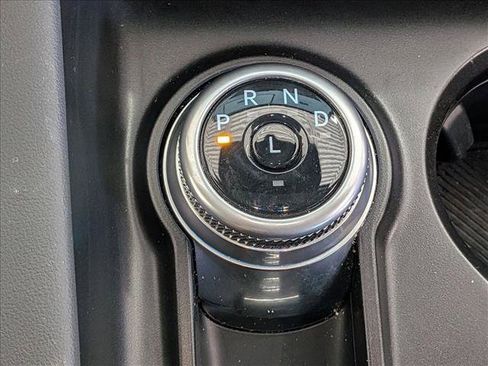 Used 2025 Ford Explorer Active RWD image 12
