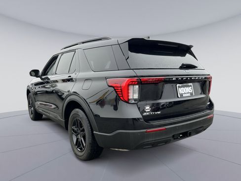 Used 2025 Ford Explorer Active image 4