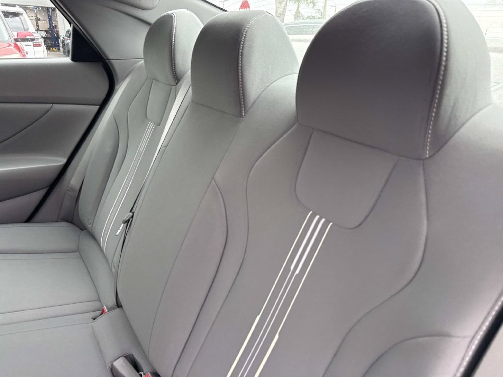 Used 2023 Hyundai Elantra SEL w/ Convenience Package FWD image 14