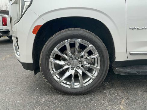 Used 2021 GMC Yukon SLT w/ SLT Luxury Plus Package image 5