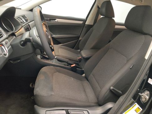 Used 2017 Volkswagen Passat 1.8T S image 17