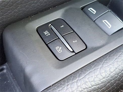 Used 2022 GMC Yukon XL Denali image 32