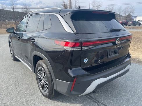 New 2026 Volkswagen Tiguan S image 2