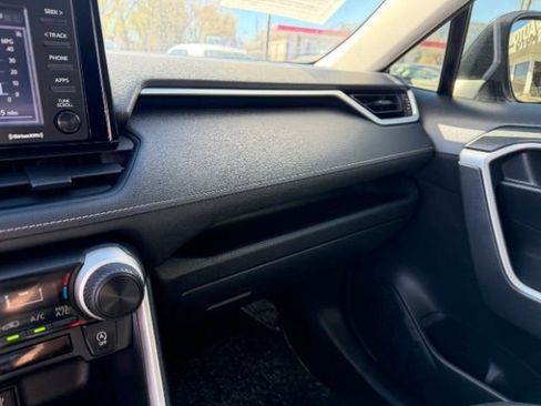 Used 2020 Toyota RAV4 LE w/ All Weather Liner Package image 27