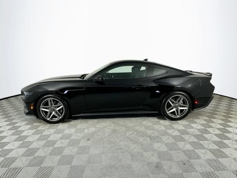 Used 2025 Ford Mustang Coupe RWD image 4