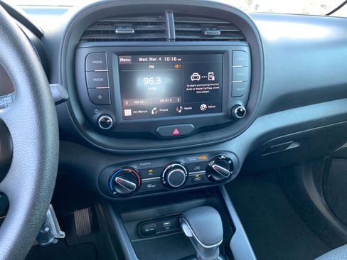 Used 2025 Kia Soul LX w/ LX Technology Package image 17
