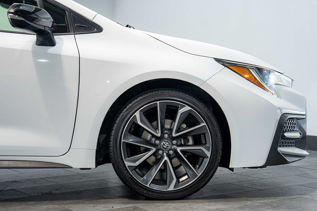 Used 2020 Toyota Corolla SE w/ Carpet Mat Package (TMS) FWD image 9