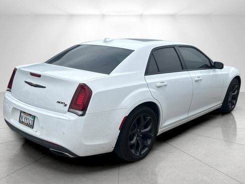 Used 2023 Chrysler 300 S w/ Comfort Group RWD image 4