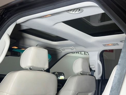 Used 2016 Ford Explorer Platinum AWD/4WD image 23