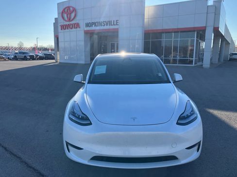 Used 2023 Tesla Model Y image 2