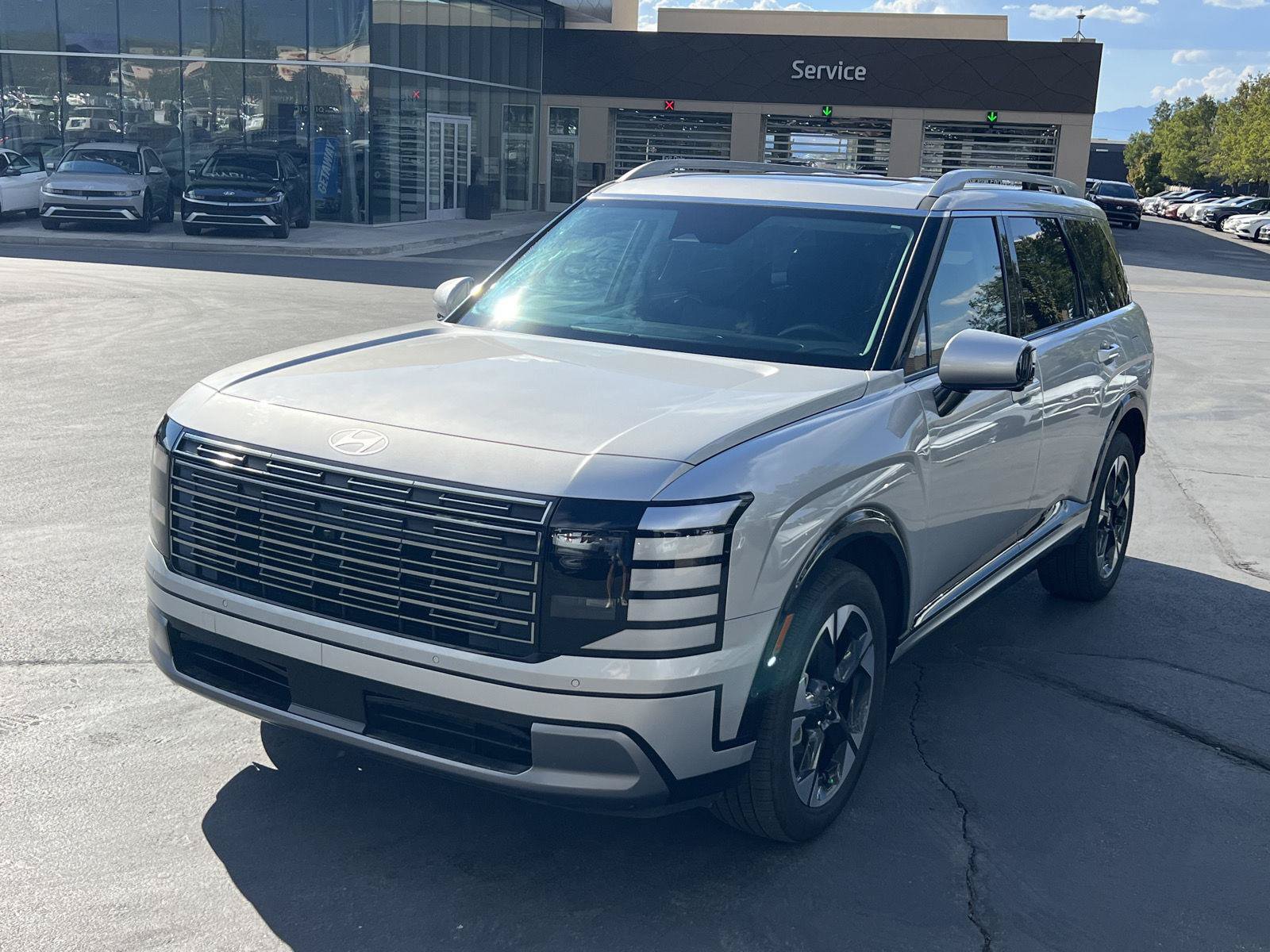 Certified 2026 Hyundai Palisade Limited AWD/4WD image 11