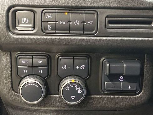 Used 2021 Chevrolet Tahoe LT w/ LT Signature Package image 17