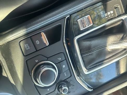 Used 2017 MAZDA CX-5 Touring w/ I-ACTIVSENSE Package image 11