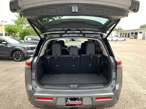 New 2026 Nissan Pathfinder SL FWD image 5