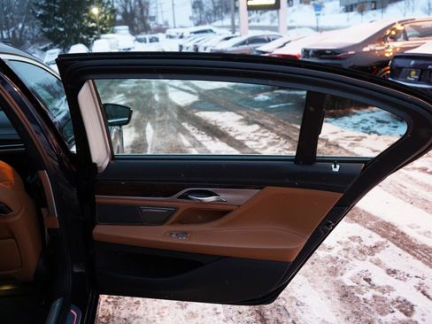 Used 2018 BMW 750i xDrive image 70