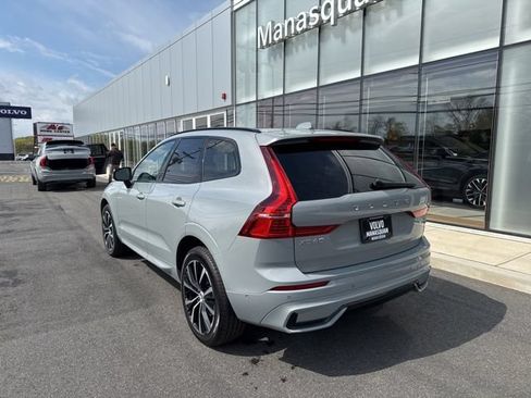 Certified 2025 Volvo XC60 B5 Plus AWD/4WD image 3