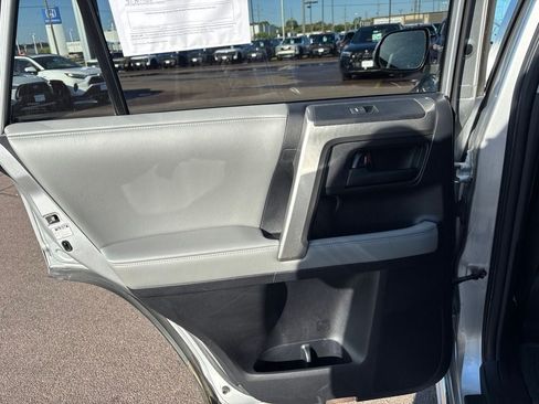 Used 2011 Toyota 4Runner SR5 w/ Premium Pkg w/Leather AWD/4WD image 24