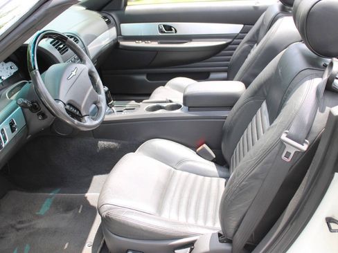 Used 2002 Ford Thunderbird Deluxe RWD image 6