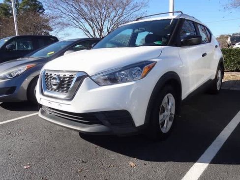 Used 2019 Nissan Kicks S w/ Exterior Package image 1