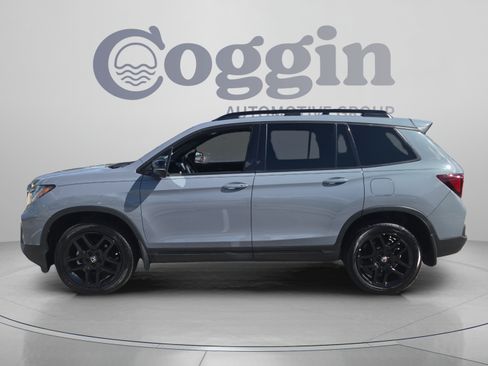 Used 2025 Honda Passport Black Edition image 2