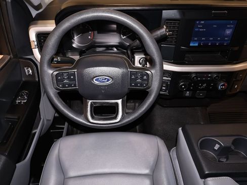 Certified 2025 Ford F550 4x4 Regular Cab Super Duty image 25