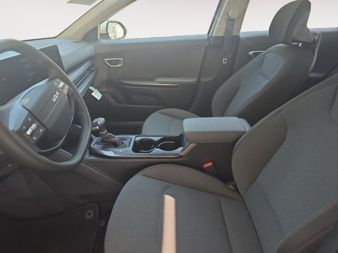 Certified 2025 Kia K4 FWD image 21