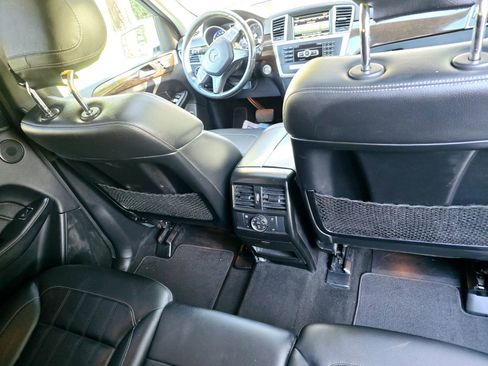 Used 2015 Mercedes-Benz GL 450 4MATIC w/ Lighting Package image 38