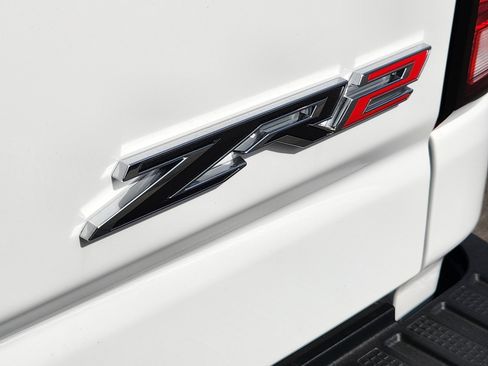 New 2026 Chevrolet Silverado 2500 ZR2 image 7