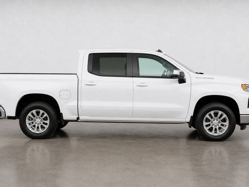 Used 2024 Chevrolet Silverado 1500 LT w/ Convenience Package II AWD/4WD image 2