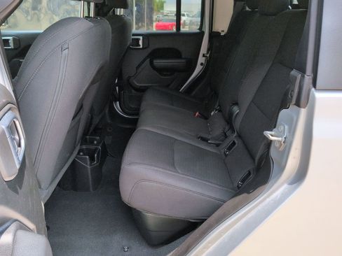 Used 2023 Jeep Gladiator Sport AWD/4WD image 21
