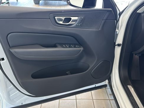 Used 2025 Volvo XC60 B5 Plus AWD/4WD image 22