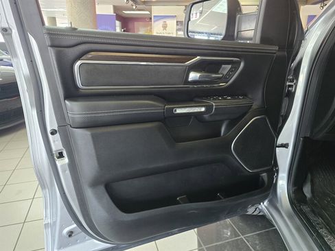 Used 2022 RAM 1500 Laramie AWD/4WD image 7