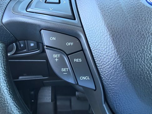 Used 2024 Ford Edge SE w/ Black Appearance Package AWD/4WD image 12