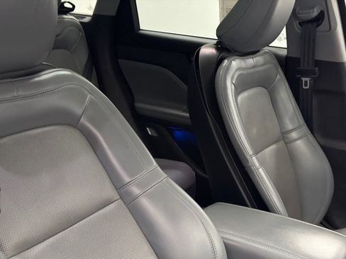 Used 2022 Lincoln Corsair AWD w/ Premium Package image 11