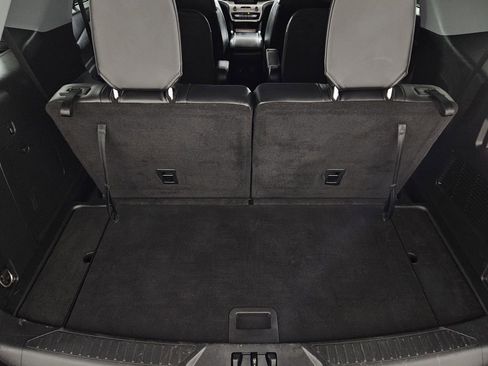 Used 2022 Ford Explorer XLT w/ Equipment Group 202A image 32