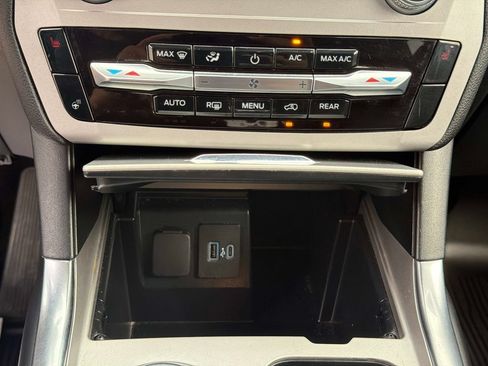 Used 2023 Ford Explorer XLT w/ Equipment Group 202A AWD/4WD image 28