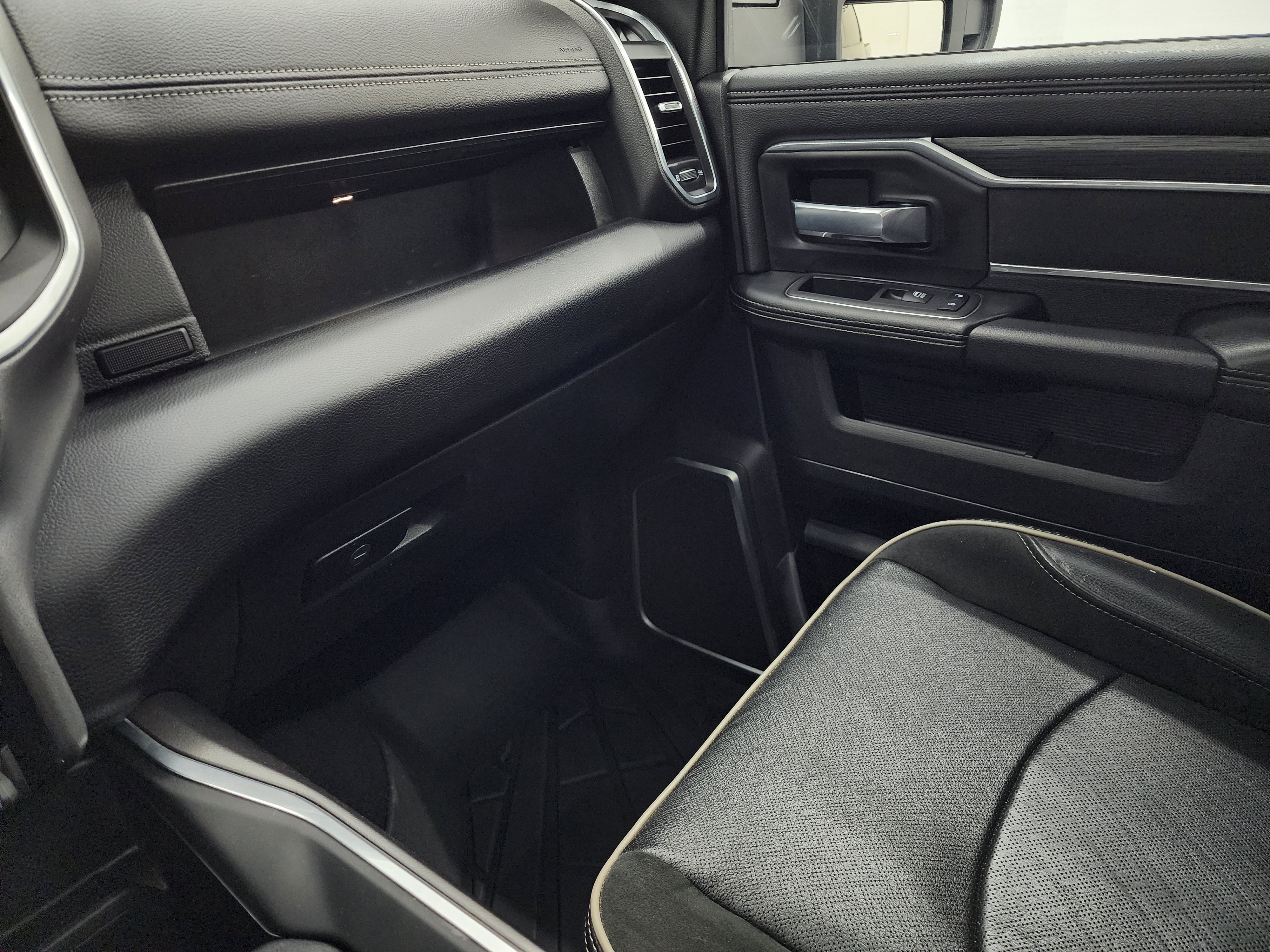 Used 2024 RAM 2500 Laramie w/ Sport Appearance Package AWD/4WD image 62