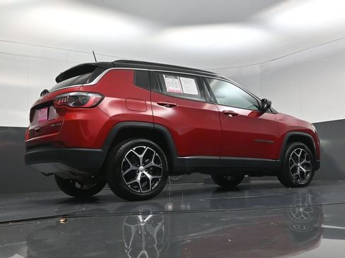 Used 2024 Jeep Compass Limited AWD/4WD image 21