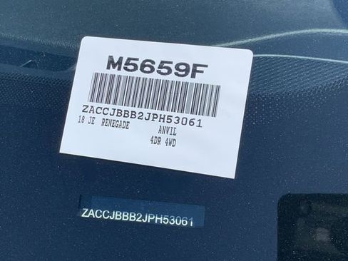 Used 2018 Jeep Renegade Altitude w/ Safety & Security Group AWD/4WD image 36