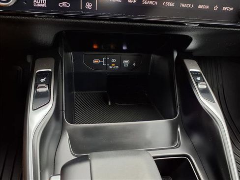 Used 2025 Kia Sorento S image 21