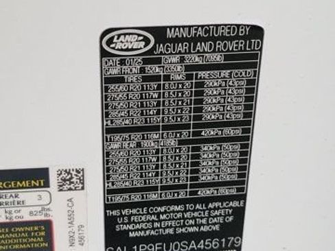 Used 2025 Land Rover Range Rover Sport SE AWD/4WD image 32