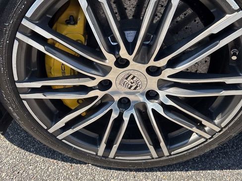 Used 2015 Porsche Panamera AWD/4WD image 9