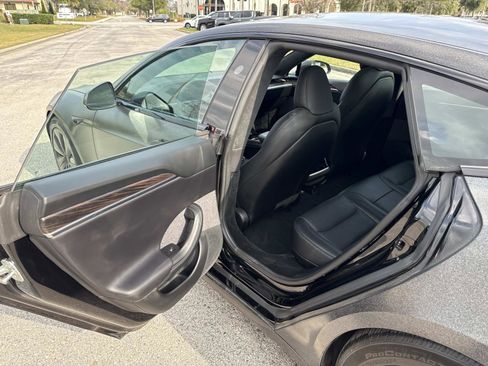 Used 2024 Tesla Model S image 12