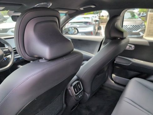 Used 2025 Hyundai Ioniq 6 SEL RWD image 18