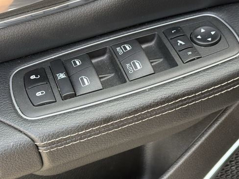 Used 2024 RAM 1500 Laramie image 25