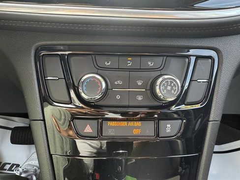 Used 2022 Buick Encore Preferred w/ Safety Package image 39